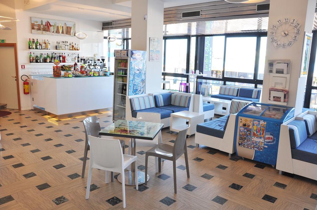 Hotel Adelphi Riccione Dış mekan fotoğraf