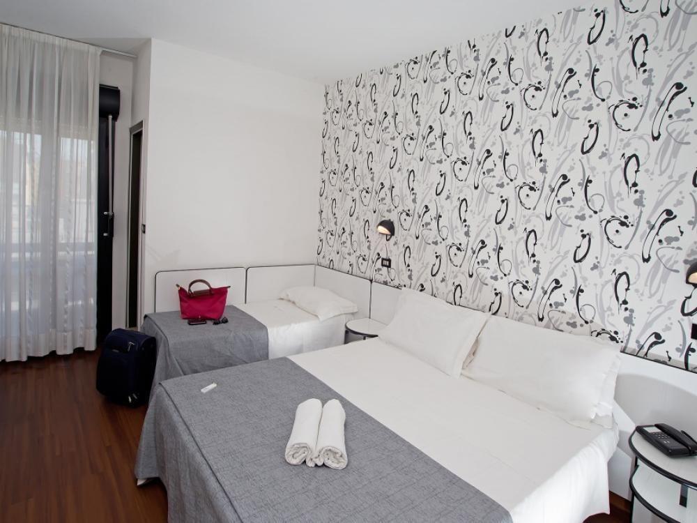 Hotel Adelphi Riccione Dış mekan fotoğraf