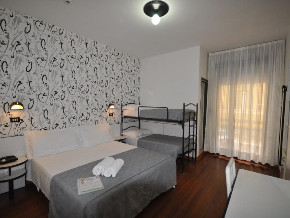 Hotel Adelphi Riccione Dış mekan fotoğraf
