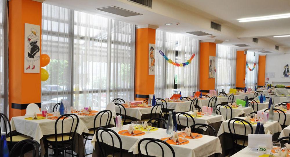 Hotel Adelphi Riccione Dış mekan fotoğraf